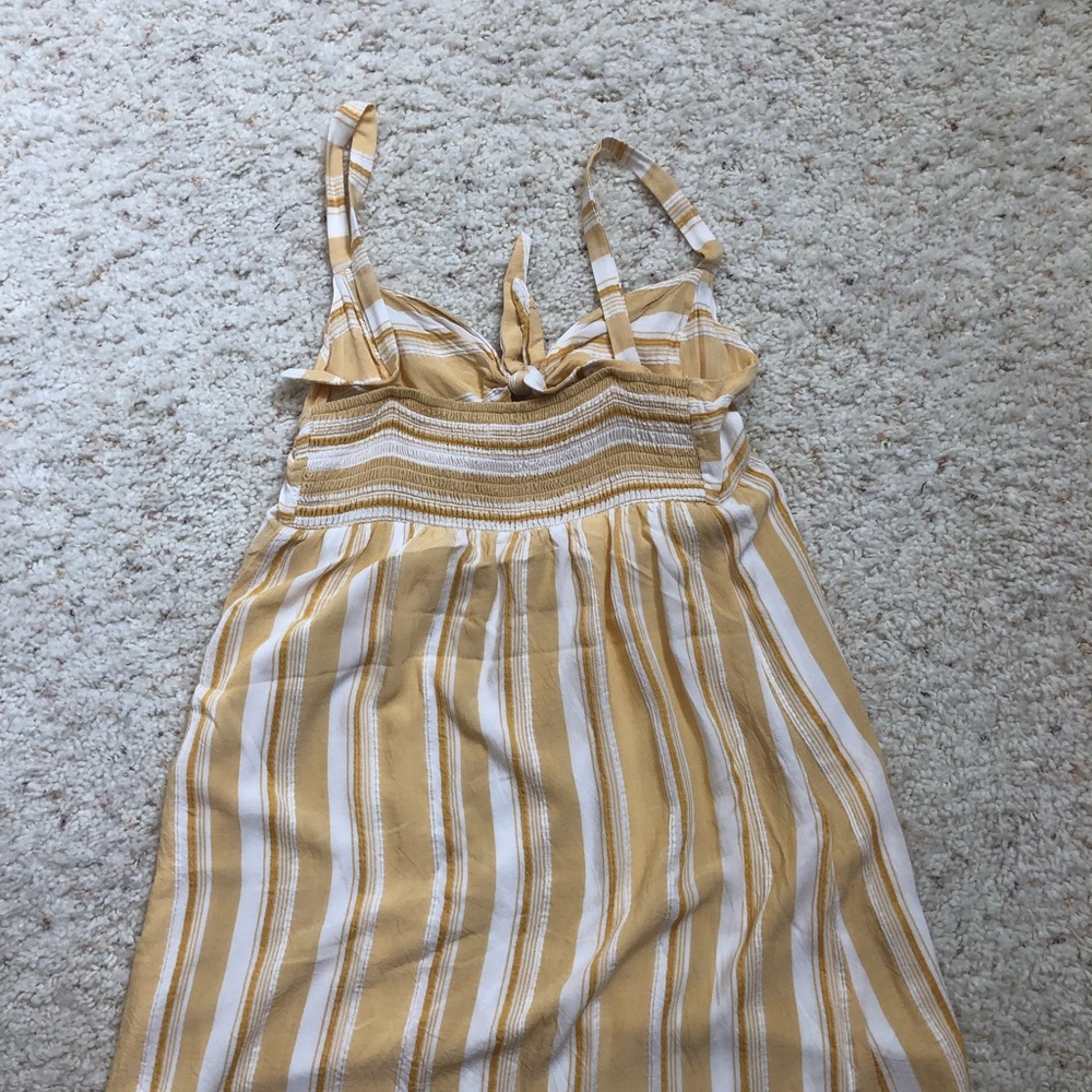 yellow dress